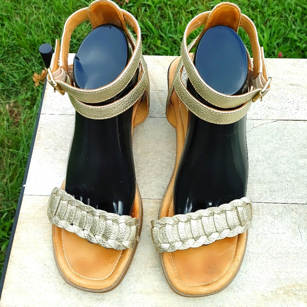 Sperry Top Sider Genuine Leather Gold Cup Vivian Mora Platinum Sandals (9.5)